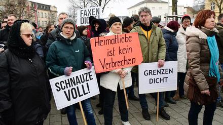 Aufgeladen. Szene von der Kundgebung des Vereins "Zukunft Heimat".