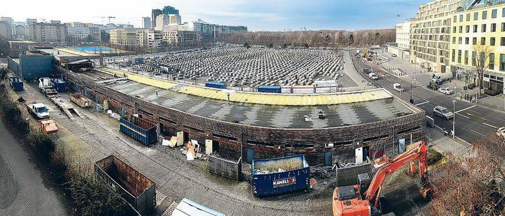 Am Denkmal für die ermordeten Juden Europas beginnen die Vorarbeiten für Neubauten.