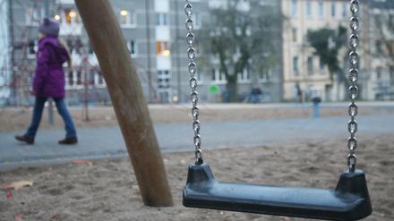 Eine Schaukel auf einem Spielplatz in Hamburg-Harburg