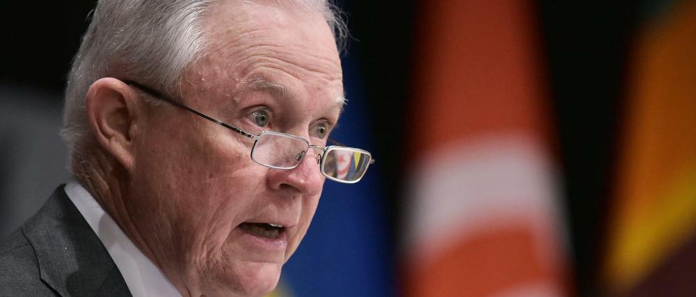 US-Justizminister Jeff Sessions wurde laut einem Bericht der "New York Times" mehrere Stunden befragt.