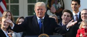 Donald Trump spricht vor dem Weißen Haus zu den Teilnehmern einer Organisation von Abtreibungsgegnern.