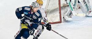 "Geiles Gefühl". Eisbären-Profi Jonas Müller (vorne) ist bereit für Olympia.