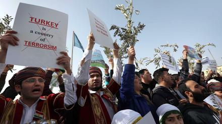 Protest syrischer Kurden gegen die Militäroffensive der Türkei 