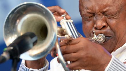 Hugh Masekela 2014 beim Elbjazz-Festival in Hamburg. 