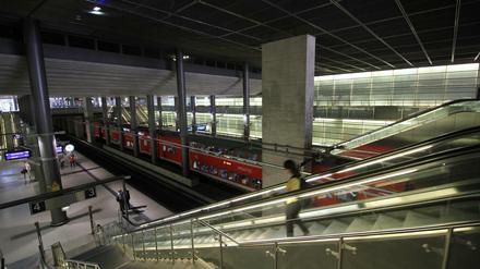 Regional- und Fernbahngleis im Bahnhof Potsdamer Platz in Berlin-Mitte.
