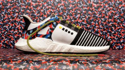 Auf 500 Paar limitiert: der Turnschuh mit U-Bahn-Sitzmuster.