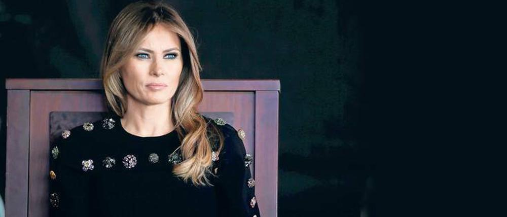 Opfer oder Komplizin. Die Rolle Melania Trumps im Weißen Haus wird auf sehr unterschiedliche Art gedeutet.