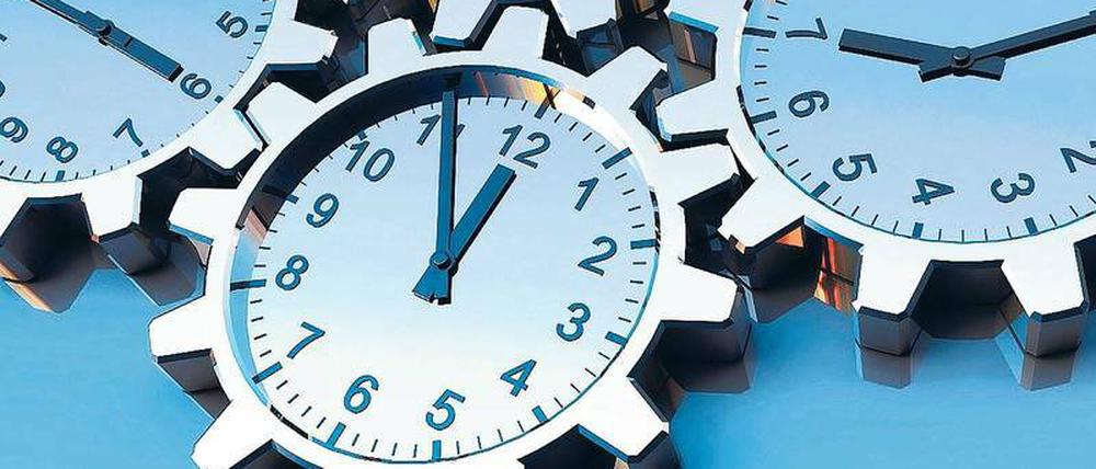 Wann ist Feierabend? Die Frage ist immer schwieriger zu beantworten, die Arbeitszeiten driften auseinander, manche sehen sich im digitalen Zeitalter ständig im Einsatz.
