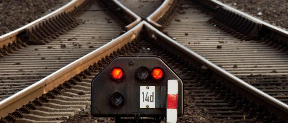 Veraltet. Weichen und Stellwerke sollen künftig elektronisch gesteuert werden. 