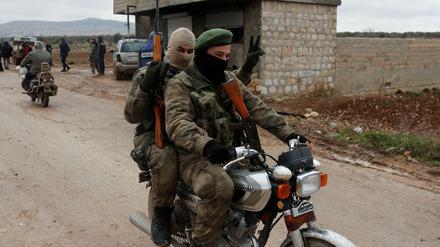 Seit Tagen attackiert die türkische Armee gemeinsam mit Einheiten der Freien Syrischen Armee die Kurdenmiliz YPG.