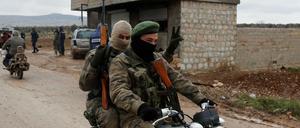 Seit Tagen attackiert die türkische Armee gemeinsam mit Einheiten der Freien Syrischen Armee die Kurdenmiliz YPG.