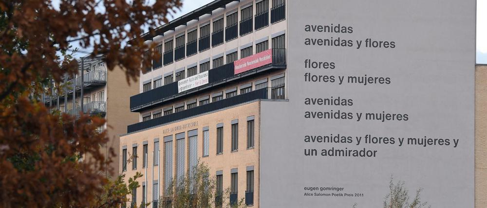 Fassade des Anst0ßes. Die Alice Salomon Hochschule im November 2017.