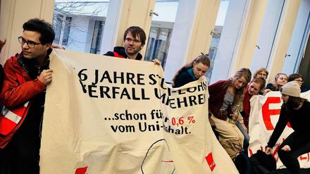 FU-Studierende protestieren am Mittwoch im Akademischen Senat.