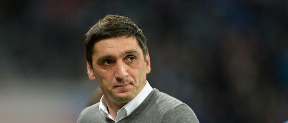 Tayfun Korkut arbeitete im Profifußball zuvor für Hannover 96, den 1. FC Kaiserslautern und Bayer Leverkusen.