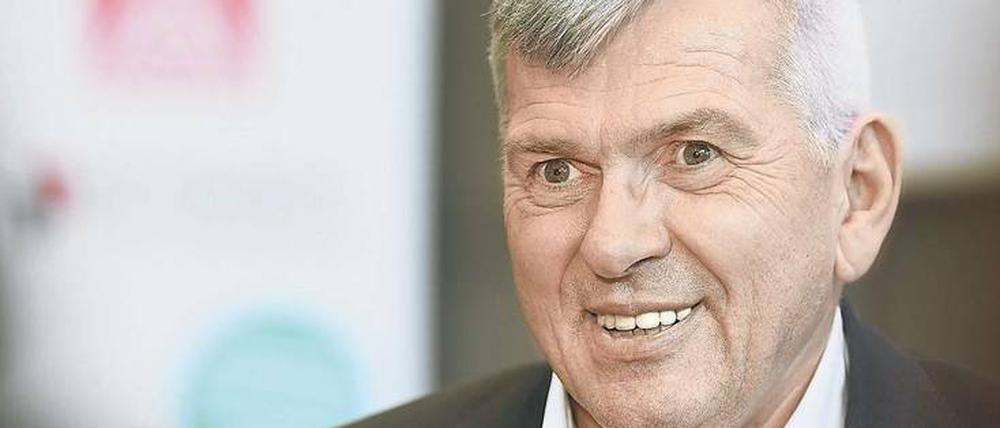 Druck machen. In dieser Woche lässt die IG Metall 250 Unternehmen bundesweit einen ganzen Tag lang bestreiken. Erst danach, womöglich erst am Wochenende, will Jörg Hofmann wieder verhandeln.