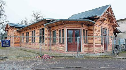 Ursprünglich sollte der Bürgerbahnhof bereits 2011 als Ausflugslokal eröffnen, seitdem sind sieben weitere Termine verstrichen. 