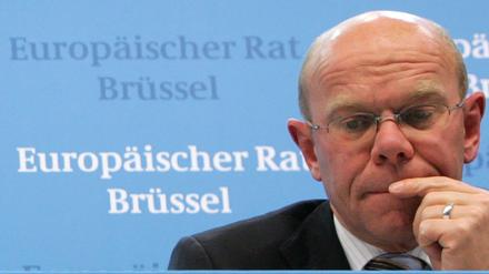 Der Generalbevollmächtigte Thomas Steg wurde beurlaubt.