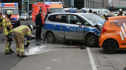 Die Unfallstelle in der Grunerstraße war stundenlang gesperrt.