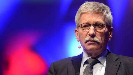 Ex-Finanzsenator Thilo Sarrazin verteidigt seine Sparpolitik (Archivbild).