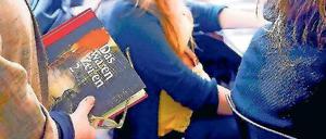 Vergangenes verstehen. Dass deutsche Geschichtsbücher das Leid anderer anerkennen, war nicht immer so. 
