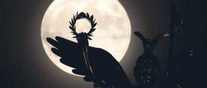 Völlerei. Zum zweiten Mal binnen eines Monats ist am 31. Januar Vollmond, ein „blauer“ Mond. Außerdem kommt der Himmelskörper der Erde etwa 40 000 Kilometer näher. Und eine totale Mondfinsternis ist auch zu bestaunen, wenn auch nicht in Berlin. 