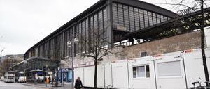 Nichts hielt mehr in der großen Halle des Bahnhofs Zoo - alle Regionalbahnen fuhren durch.