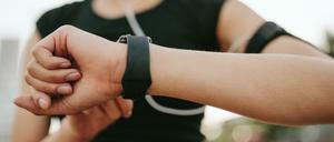 Wer seine Fitness per Smartwatch vermisst, gibt unter Umständen sensible Daten von sich Preis.