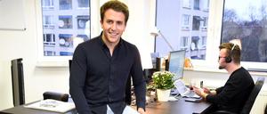 Geschäftsführer Cecil von Croy im Büro von PrintPeter in Berlin-Mitte. 