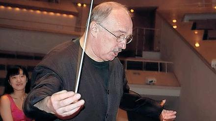 Umtriebiger Impresario. Der Dirigent Stefan Bevier.