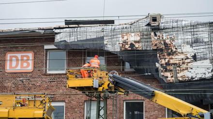 Versicherungsschäden durch Extremwetterereignisse wie hier nach dem Sturm "Friederike" in Münster gehören zu den Risiken, die der Klimawandel für das Finanzsystem birgt.
