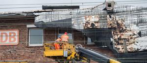 Versicherungsschäden durch Extremwetterereignisse wie hier nach dem Sturm "Friederike" in Münster gehören zu den Risiken, die der Klimawandel für das Finanzsystem birgt. 
