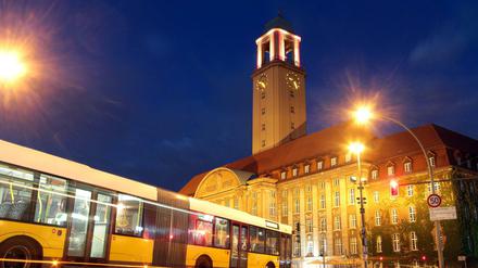 Zentrum des Bezirks: das Rathaus Spandau.