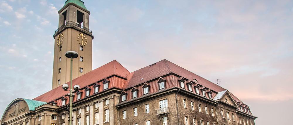 Blick aufs Rathaus Spandau.