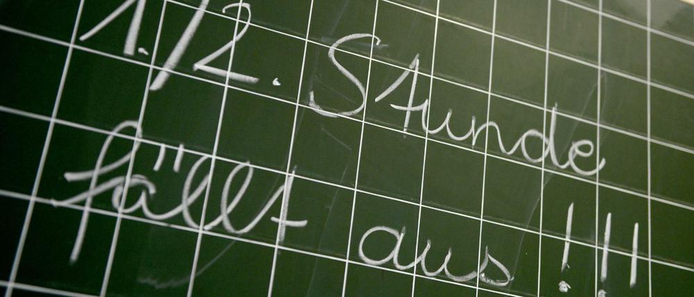 Lehrermangel, marode Schulen, zu große Klassen - in Deutschlands Bildungswesen gibt es gravierende Defizite.