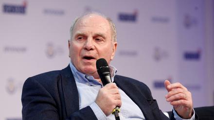 Uli Hoeneß auf dem Sportbusiness-Kongress SpoBis in Düsseldorf.