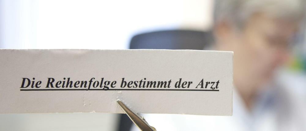 Hauptärgernis für Patienten: die langen Wartezeiten.