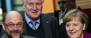Die Koalitionäre Martin Schulz, Horst Seehofer und Angela Merkel am Freitag im Willy-Brandt-Haus.
