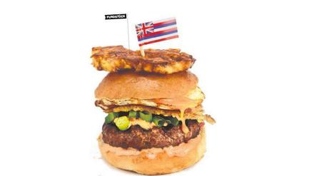 Burger Hawaii - eine von 50 Kreationen, mit denen das "Big Sur" in Kreuzberg in diesem Jahr der amerikanischen Burgerkultur huldigt.