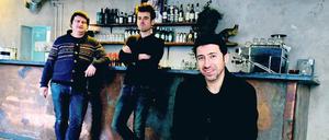 Góktan Budakoglu (re.), Ozan Maral und Booker Tobias Schurig (v. re.).