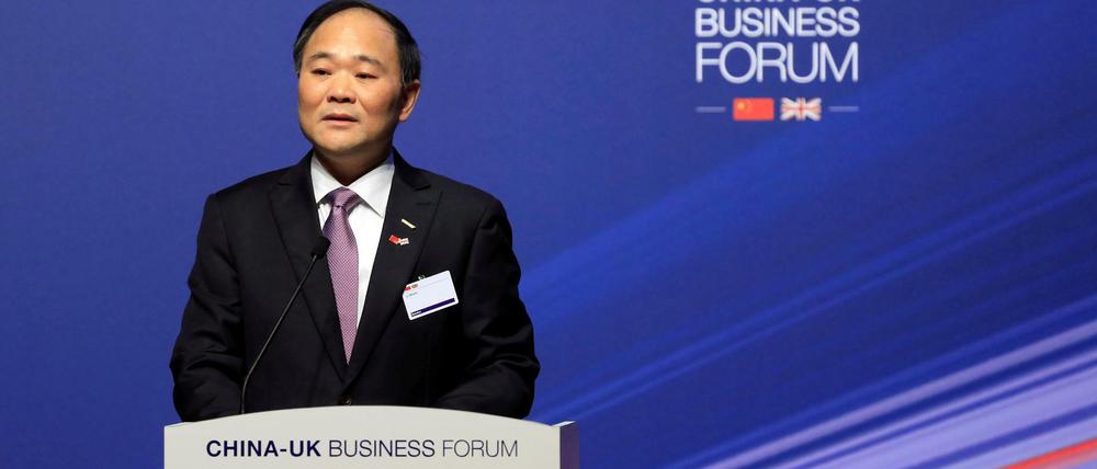 Der chinesische Milliardär Li Shufu will beim deutschen Autobauer Daimler einsteigen. Er führt bereits ein weltweites Autoimperium, zu dem auch Volvo, Lotus und Geely gehören. 