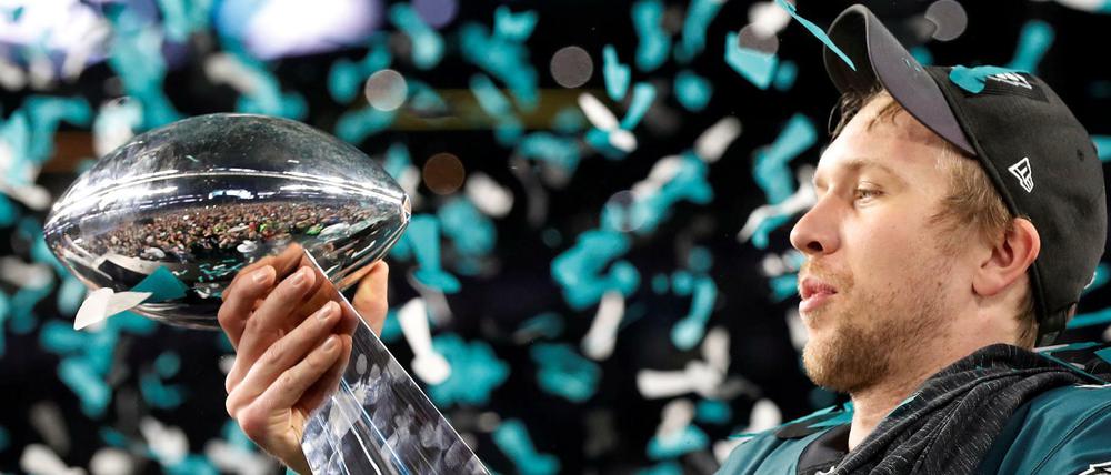 Nick Foles brachte es auf drei Touchdown-Pässe und 373 Yards, darüber hinaus gelang ihm Kurioses: nach einem Trickspielzug fing er einen Touchdown-Pass selbst.