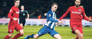 Läuft und läuft und läuft. Vladimir Darida ist einer der fleißigsten Kilometerfresser in der Fußball-Bundesliga. Am Samstag empfängt er mit Hertha Hoffenheim. Foto: Odd Andersen/AFP