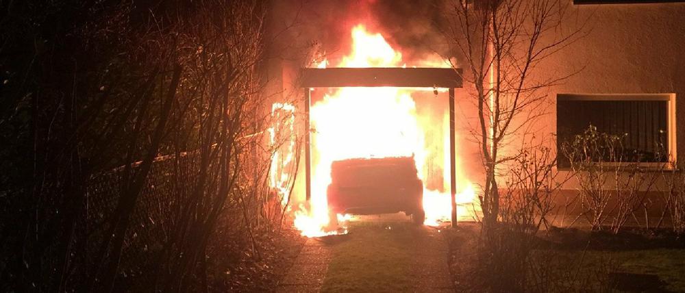 Das Auto von Ferat Kocak wurde in der Nacht zum Donnerstag vermutlich von Rechtsextremen angezündet.