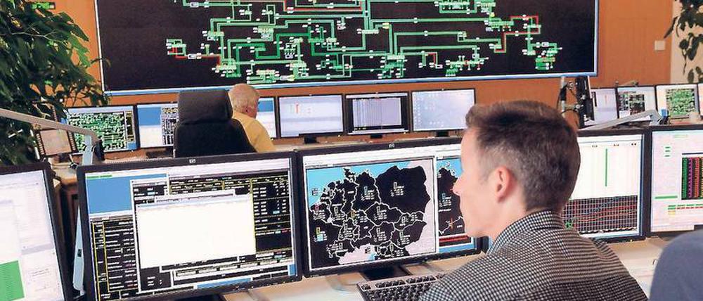 In der Leitwarte von 50Hertz im brandenburgischen Neuenhagen Brandenburg wird der Stromfluss stetig dem Bedarf angepasst.