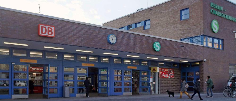 Im Zug der Zeit. Bei der Umgestaltung des Bahnhofs Charlottenburg will die Deutsche Bahn ein neues Konzept umsetzen.