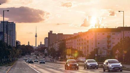 Wer aus Berlins Zentrum wegzieht, kann viel Miete sparen – hat aber dann auch höhere Transportkosten.