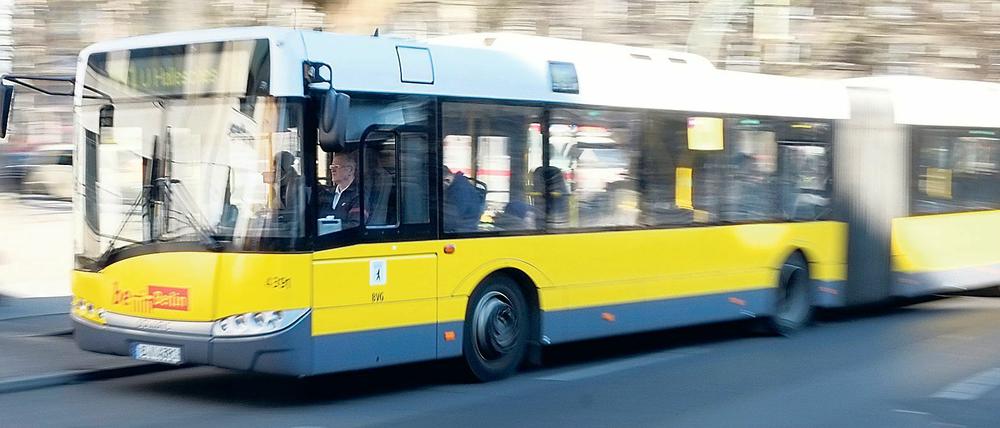 Die Polizei sicherte keine Überwachungsvideos aus den in Frage kommenden BVG-Bussen.