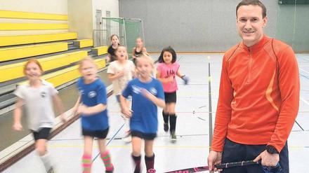 Andreas Schmidt, 44, stand von 1993 bis 2008 als Fußballprofi bei Hertha BSC unter Vertrag. Seit 2010 dient er dem Klub als stellvertretender Vorsitzender des Aufsichtsrates. Zum Hockey fand er über seine beiden Töchter. 