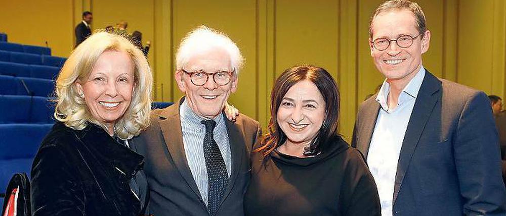 Bester Laune trat Catherine Dussmann vor ein paar Tagen beim Neujahrsempfang der Charité auf, neben Karl Max Einhäupl, Vorstandsvorsitzender der Charité und Freund der Familie, sowie Senatorin Dilek Kolat und Bürgermeister Michael Müller.