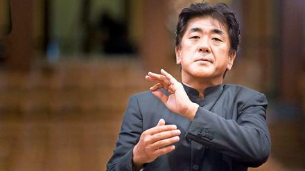 Hat Bernstein noch live als Assistent erlebt. Der japanische Dirigent Yutaka Sado.